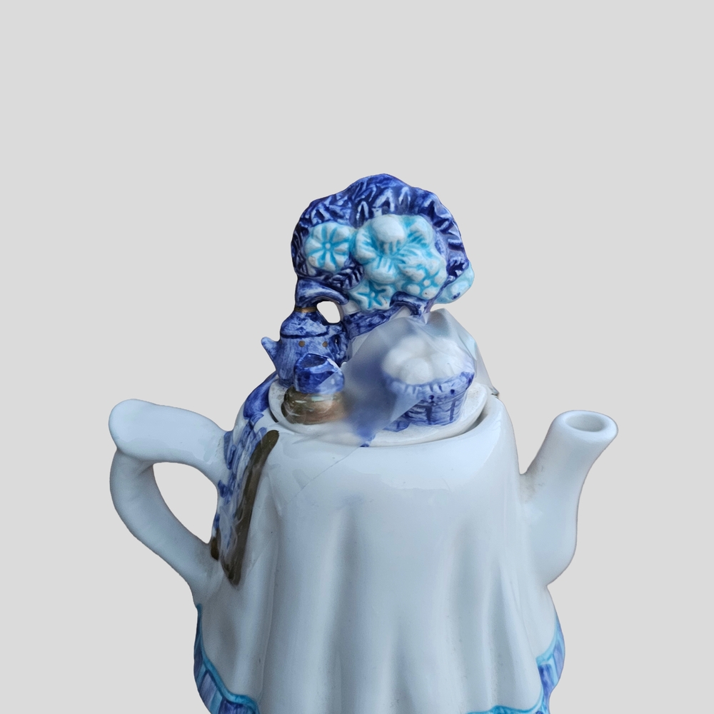 Blue and White Ceramic Teapot Figurine - Picture 6 of 9